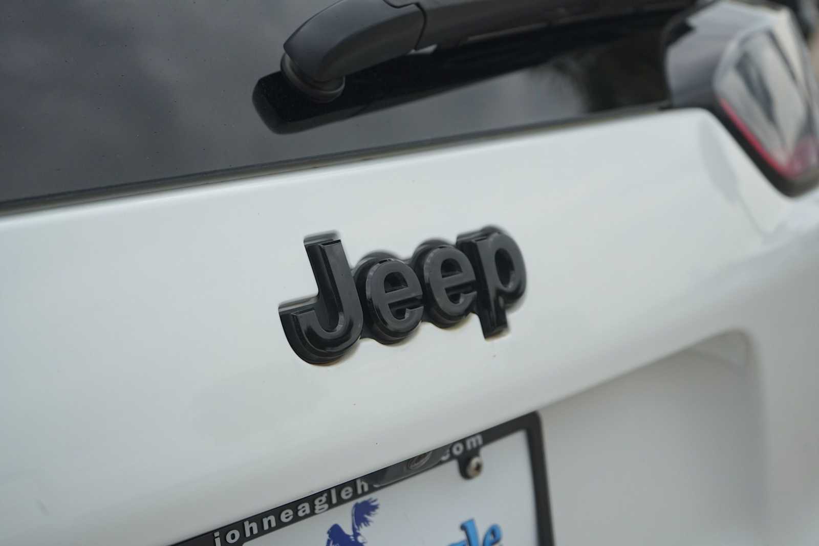 Thumbnail: 2021 Jeep Cherokee - 7