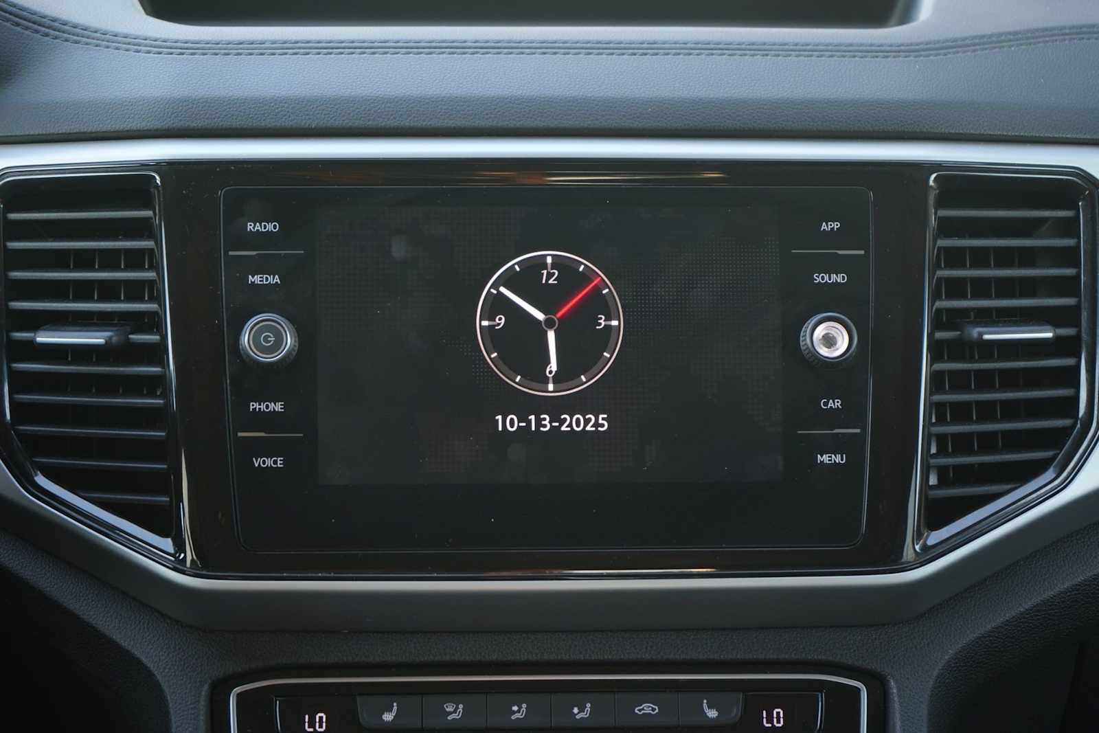 Thumbnail: 2022 Volkswagen Atlas - 16