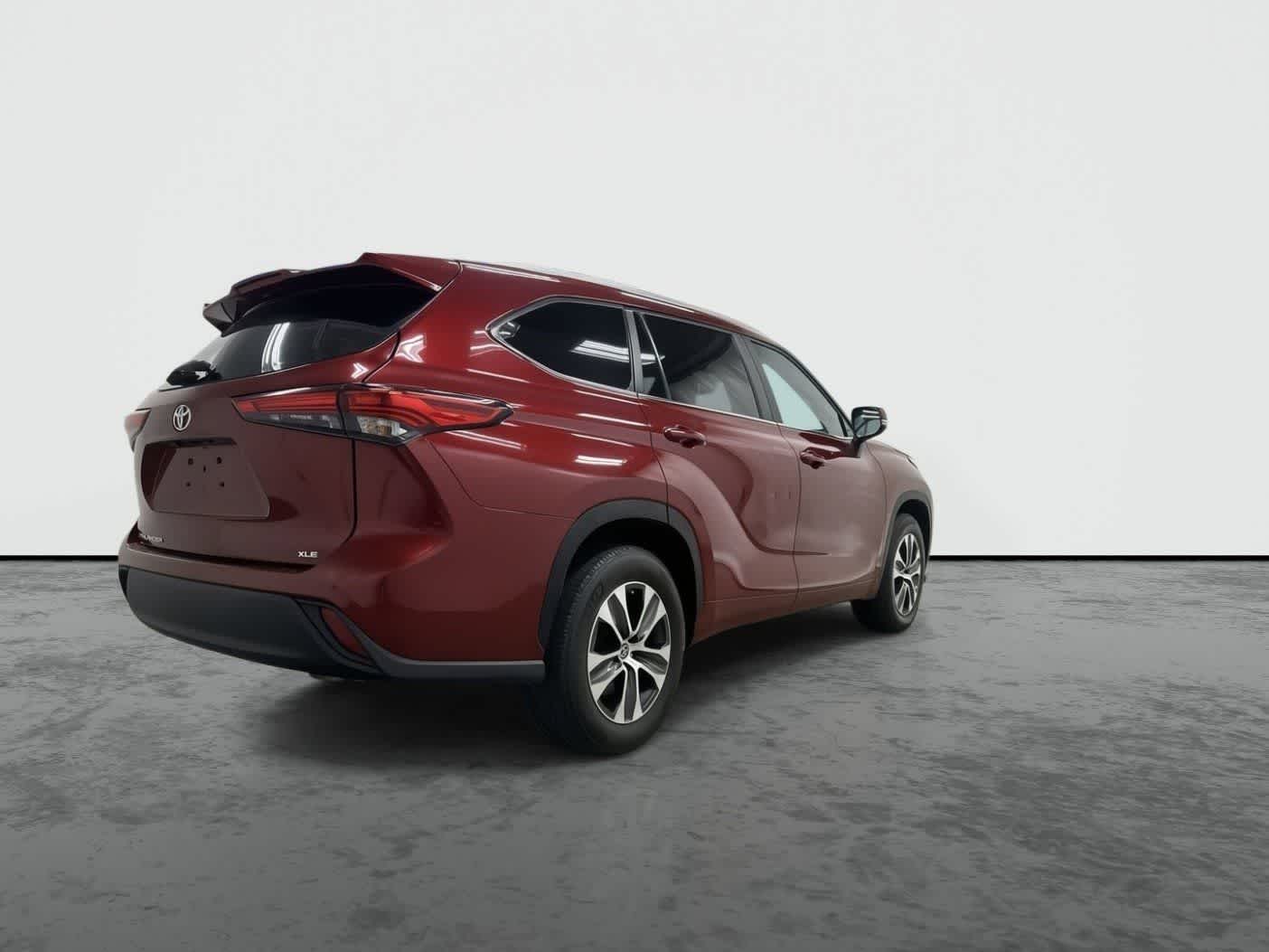 Thumbnail: 2023 Toyota Highlander - 2