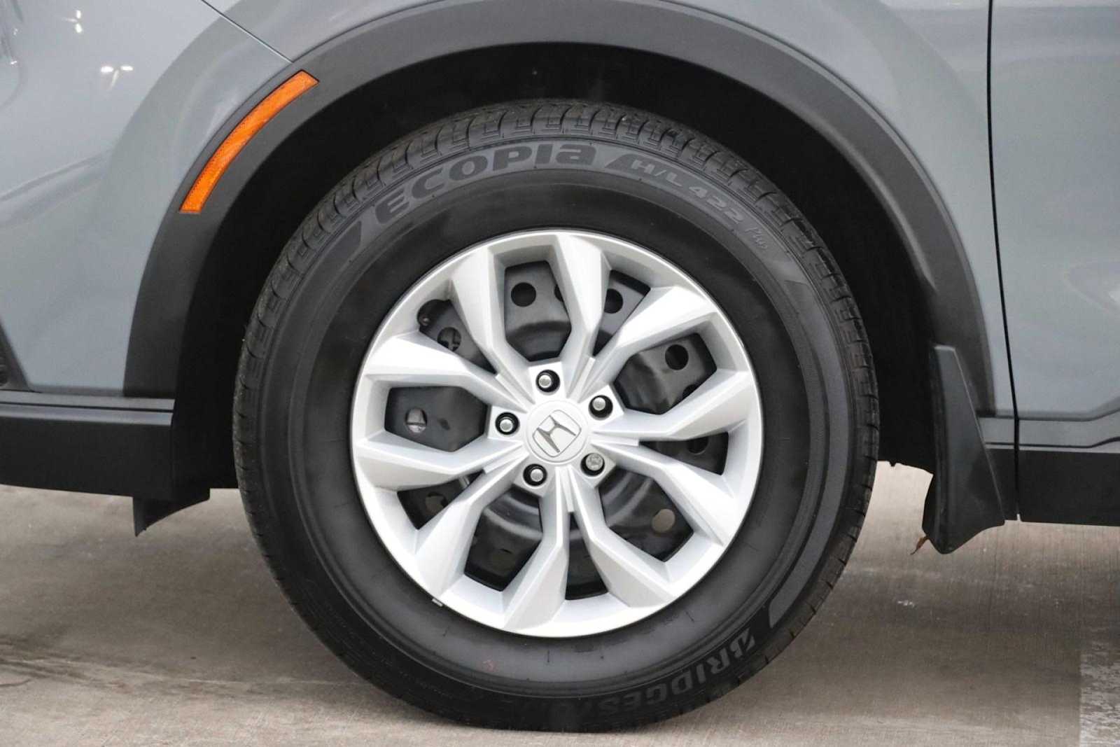 2025 Honda CR-V LX 8