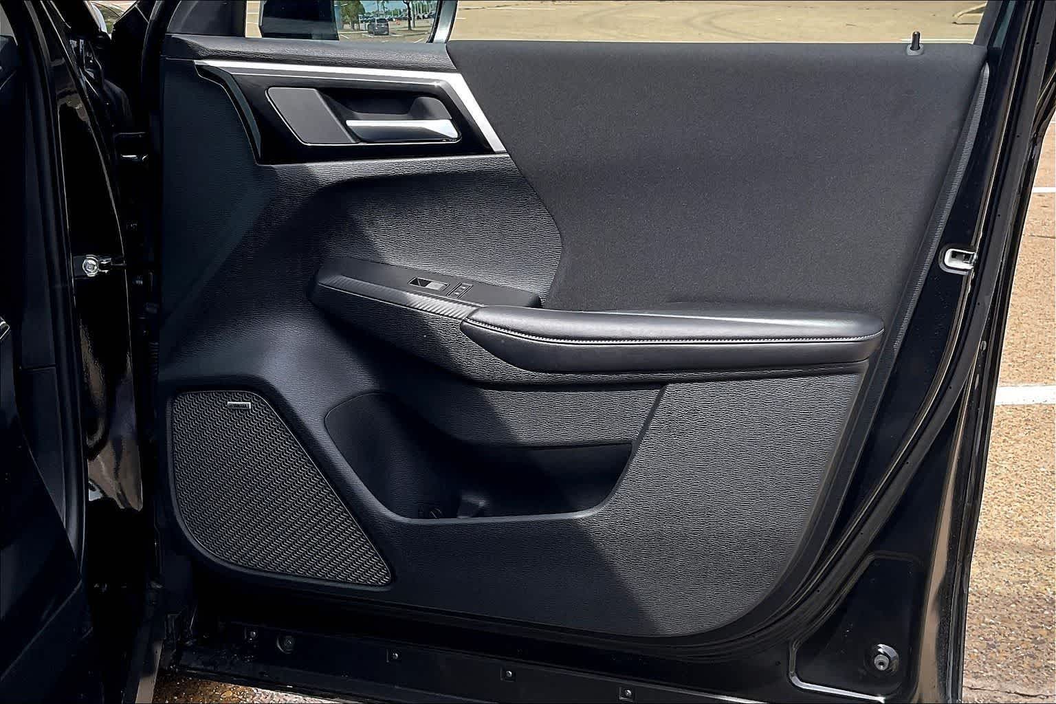 2025 Mitsubishi Outlander ES - Photo 28
