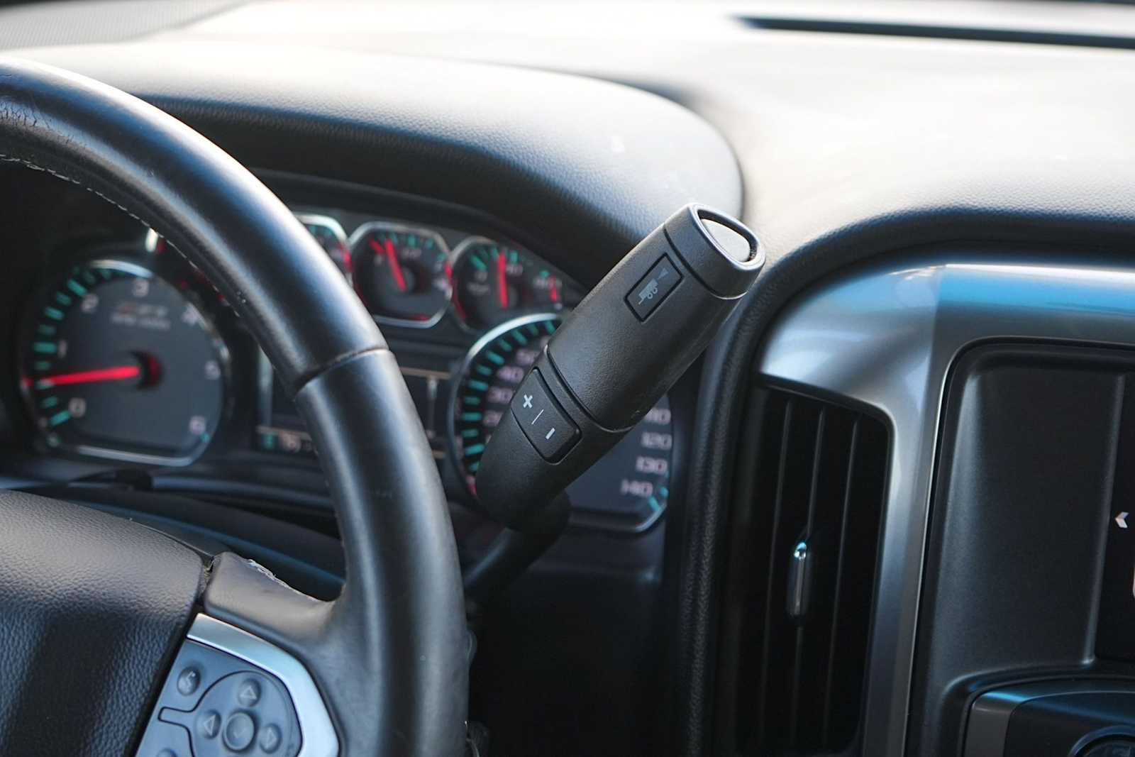 Thumbnail: 2015 Chevrolet Silverado 1500 - 21