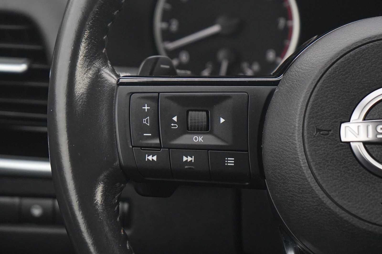 Thumbnail: 2023 Nissan Rogue - 17