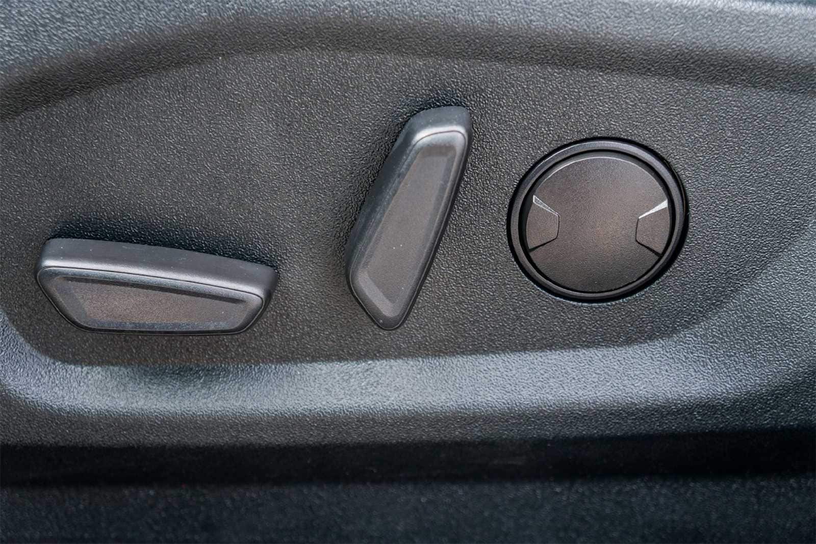 Thumbnail: 2022 Ford Edge - 21