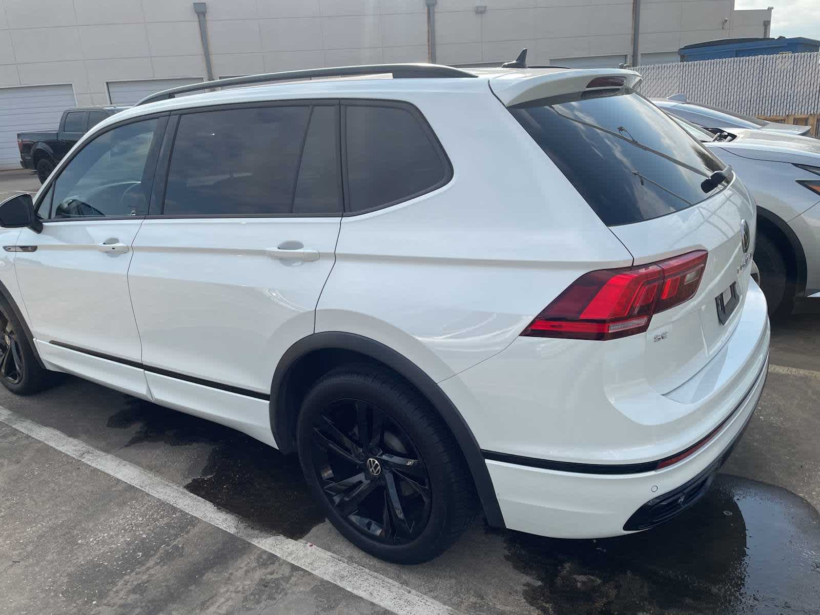 Thumbnail: 2023 Volkswagen Tiguan - 2