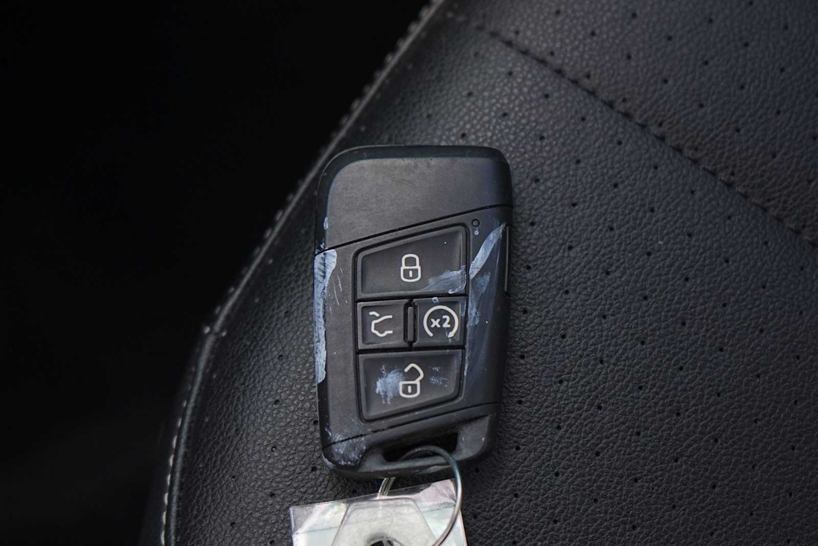 Thumbnail: 2022 Volkswagen Tiguan - 28