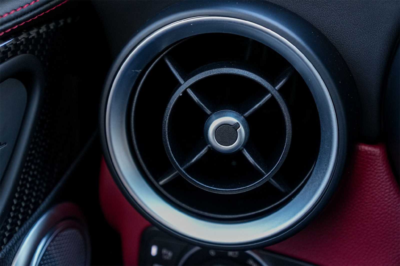 Thumbnail: 2021 Alfa Romeo Stelvio - 28