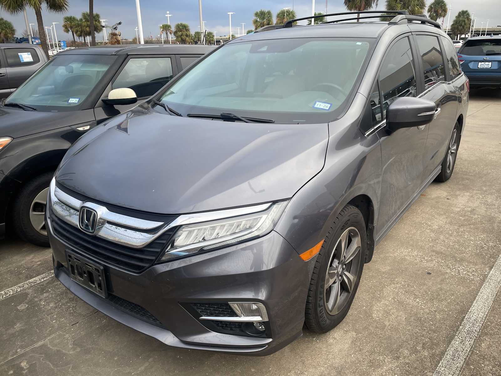 2018 Honda Odyssey Touring's photo