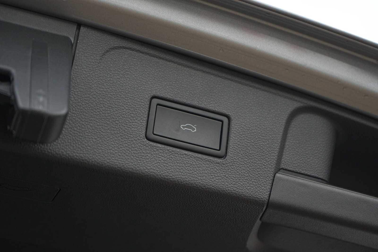 Thumbnail: 2023 Volkswagen Atlas - 26