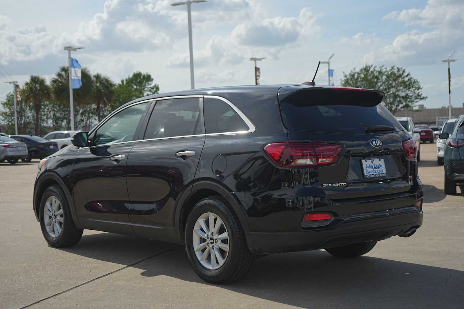 Thumbnail: 2019 Kia Sorento - 4