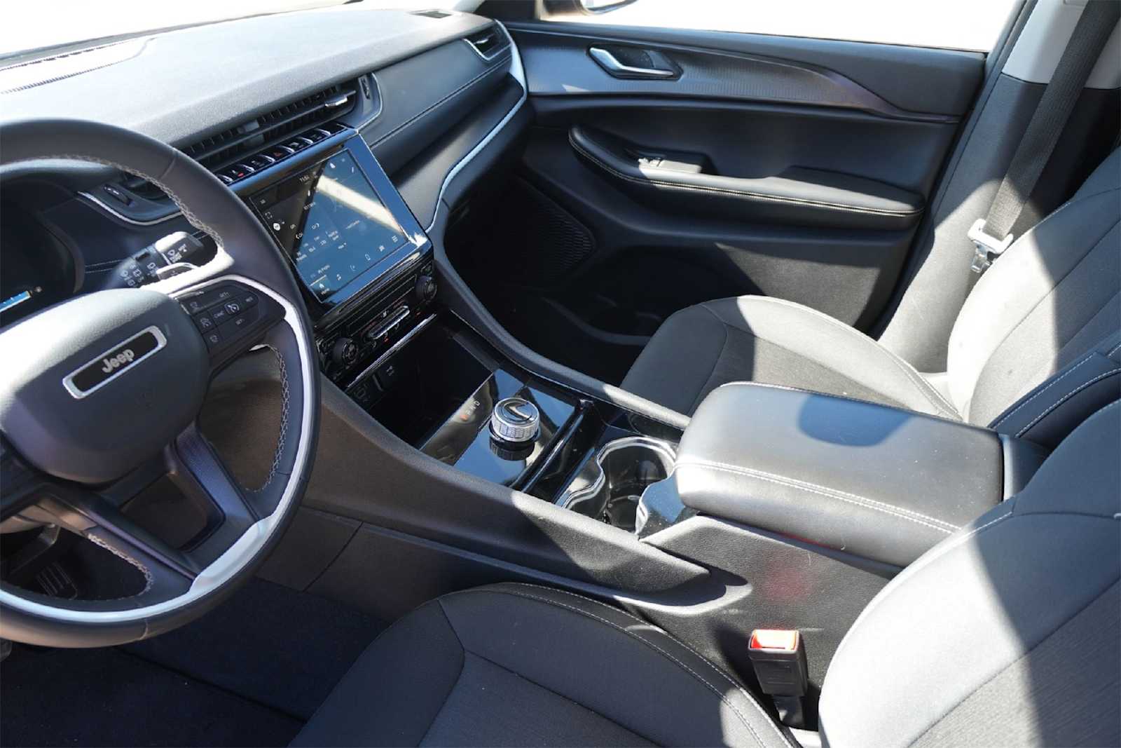 Thumbnail: 2023 Jeep Grand Cherokee - 2