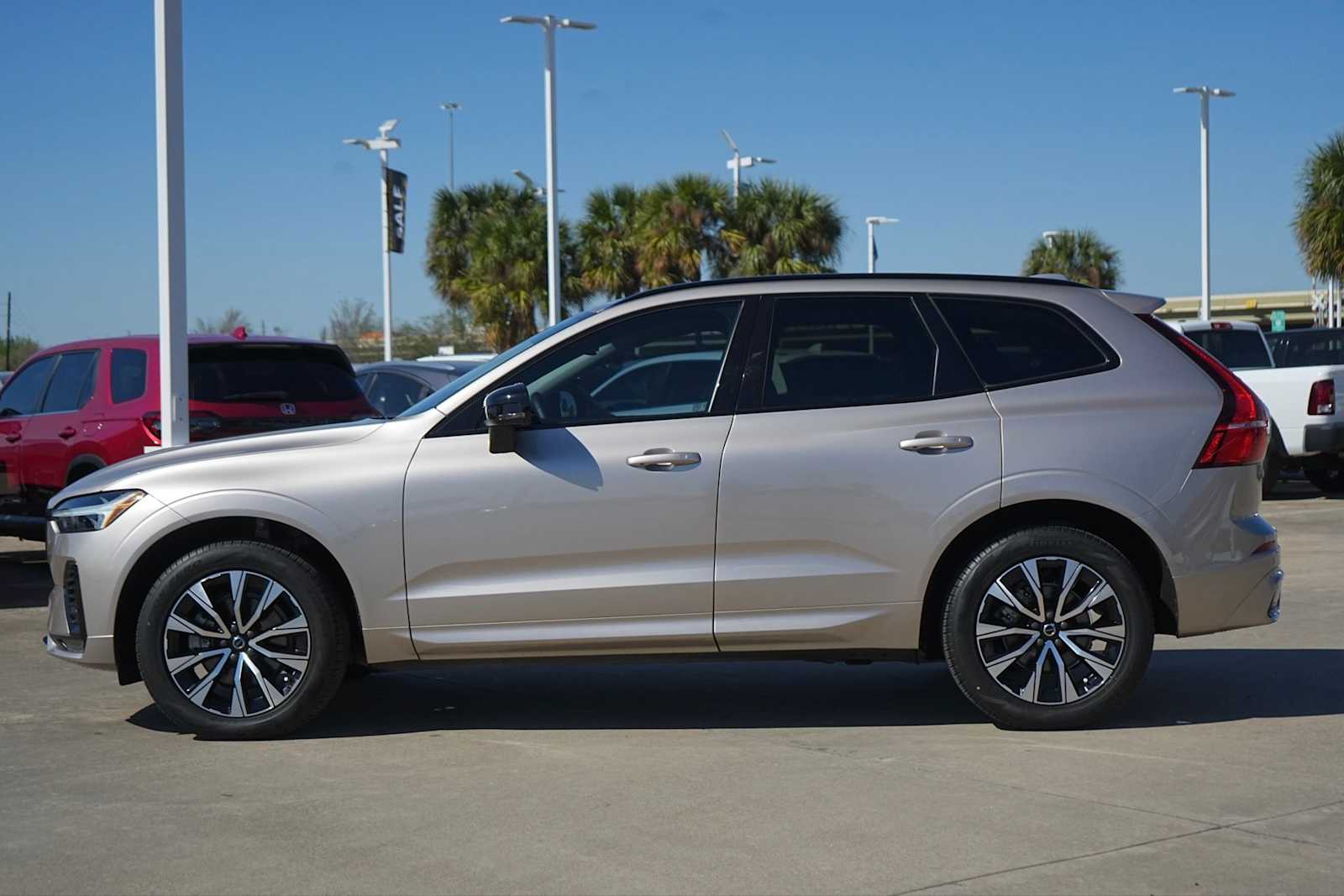 Thumbnail: 2024 Volvo XC60 - 3