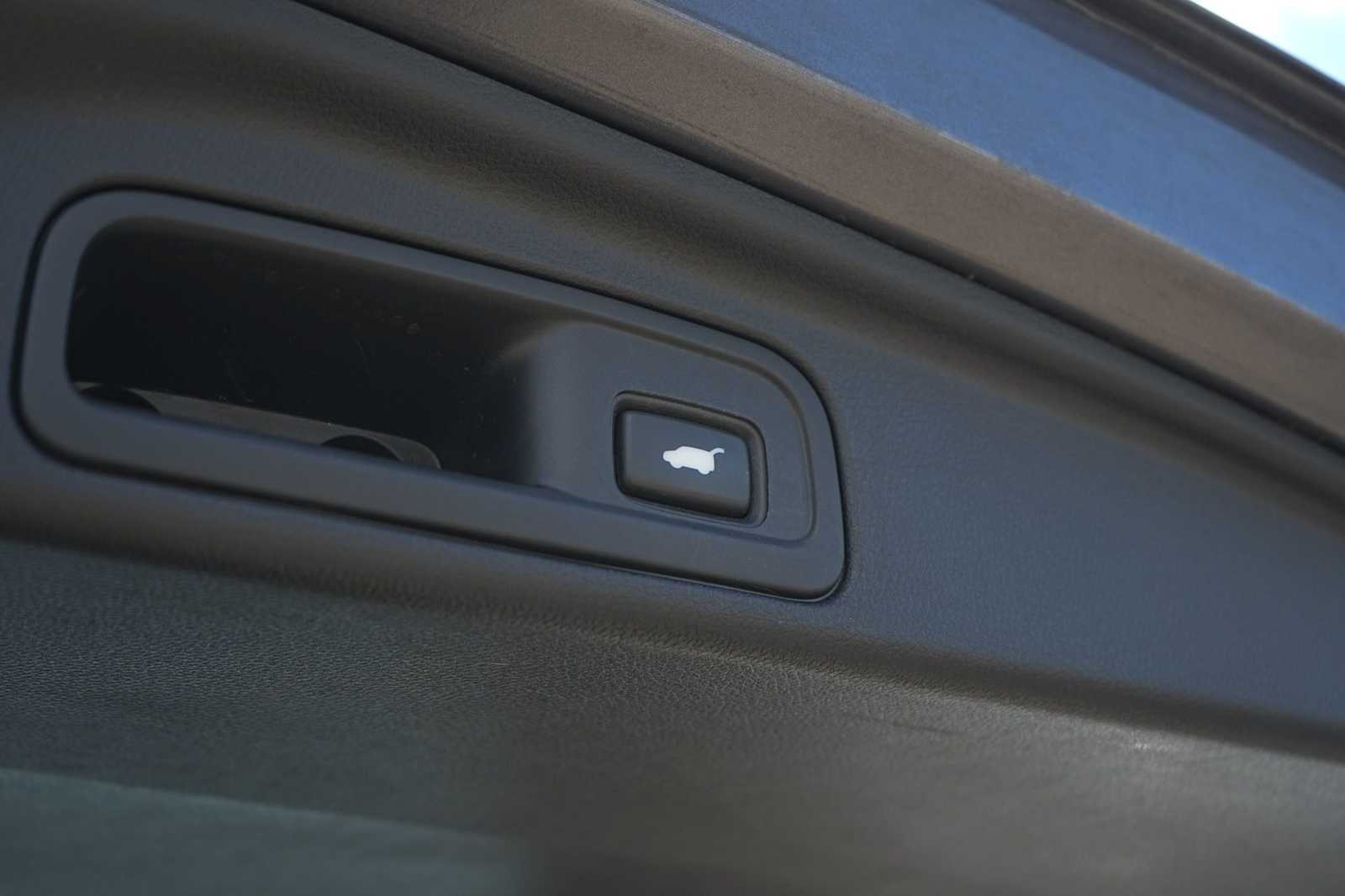 Thumbnail: 2016 Honda Pilot - 26