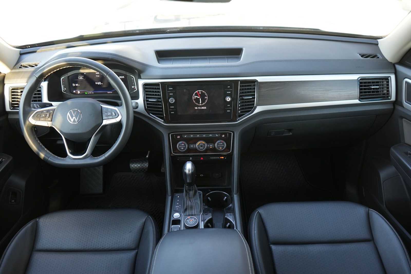 Thumbnail: 2022 Volkswagen Atlas - 10