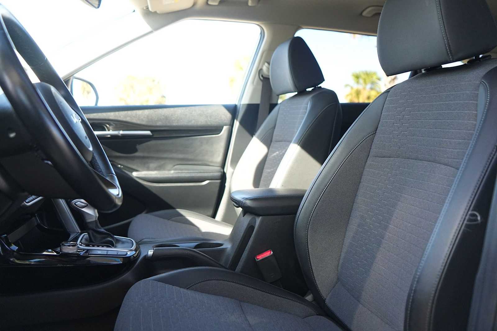 Thumbnail: 2023 Kia Seltos - 10