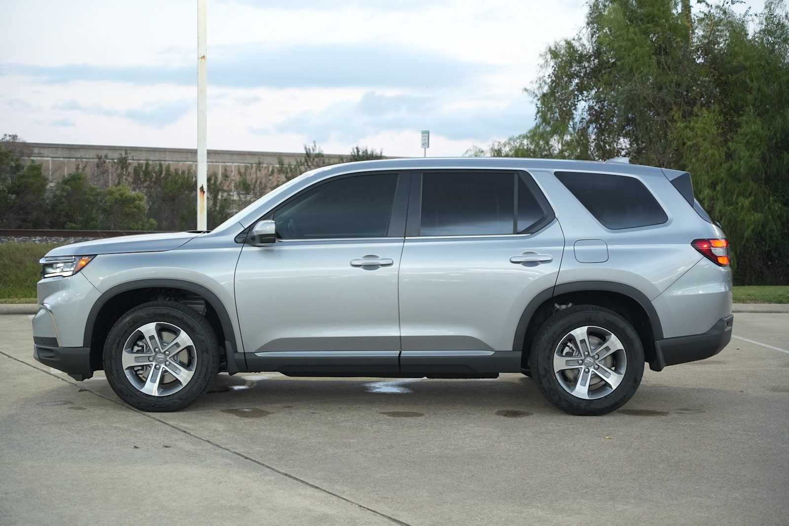 Thumbnail: 2025 Honda Pilot - 3