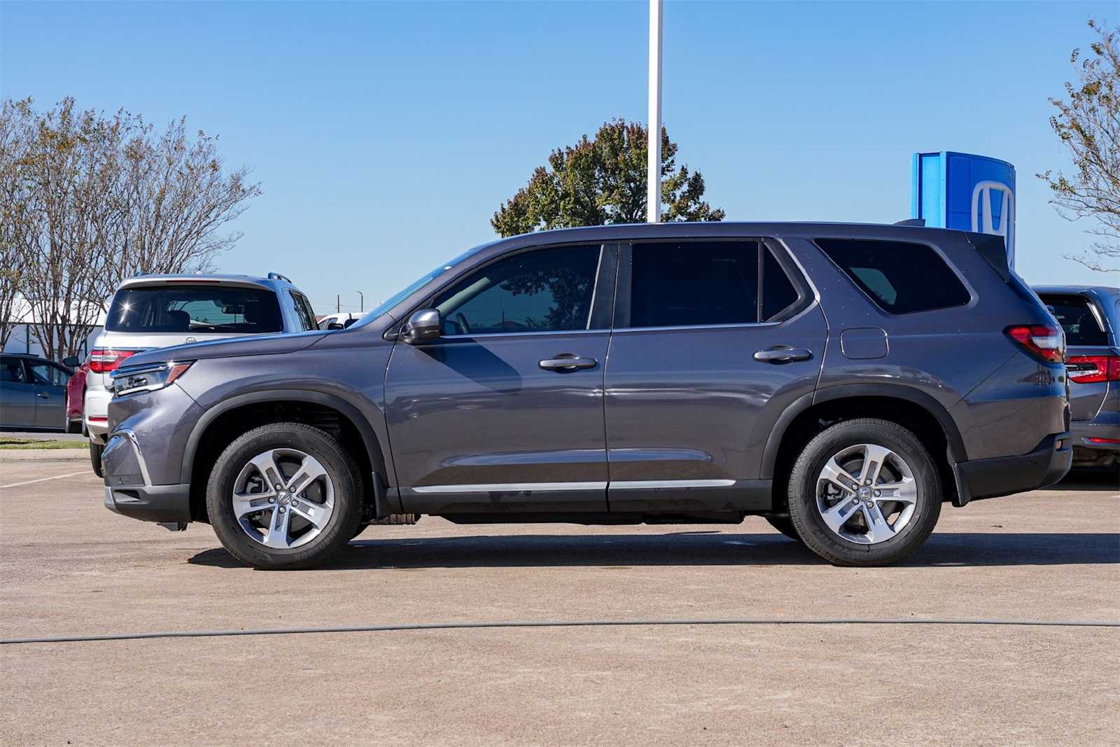 2025 Honda Pilot EX-L EX photo 3