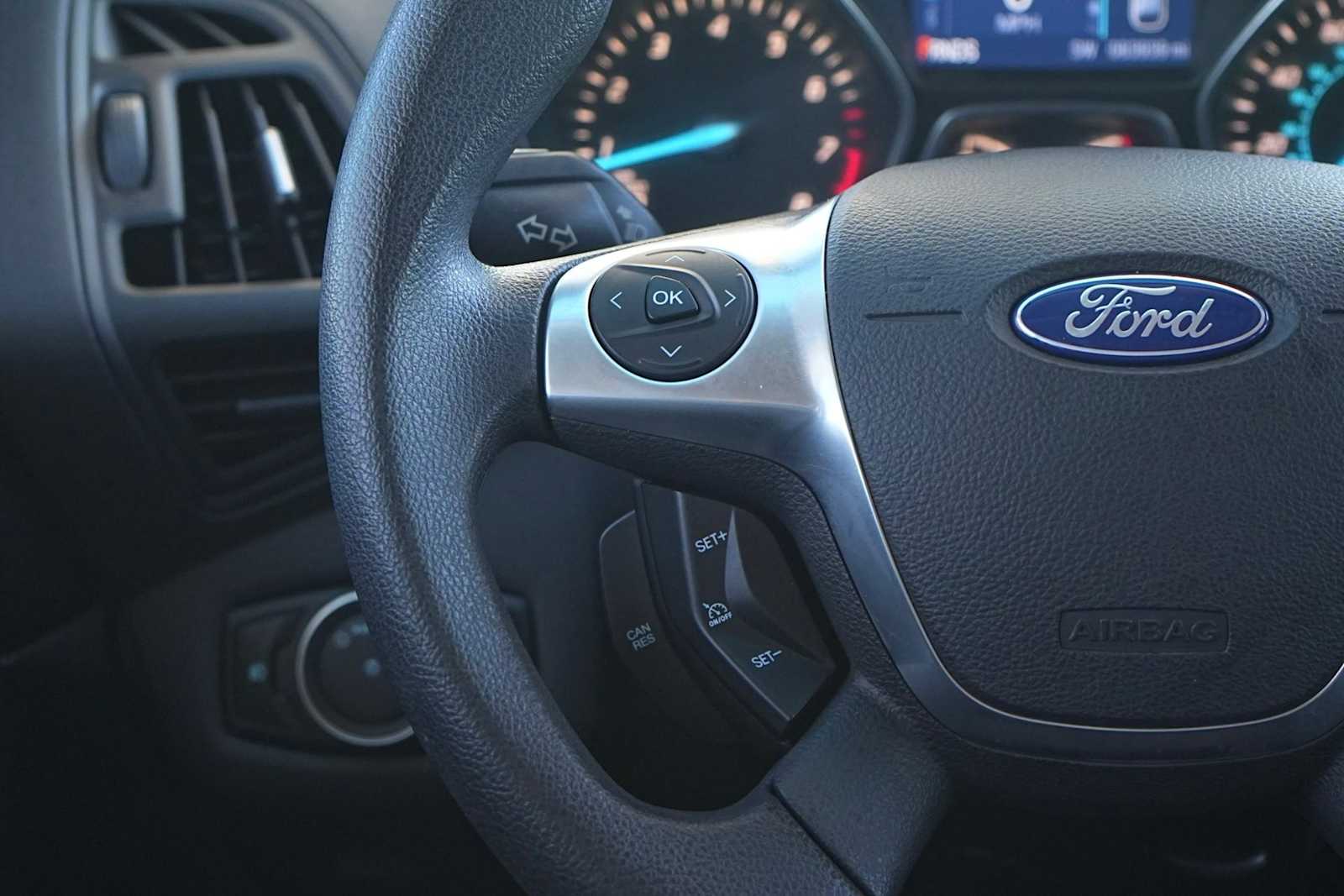 Thumbnail: 2015 Ford Escape - 17