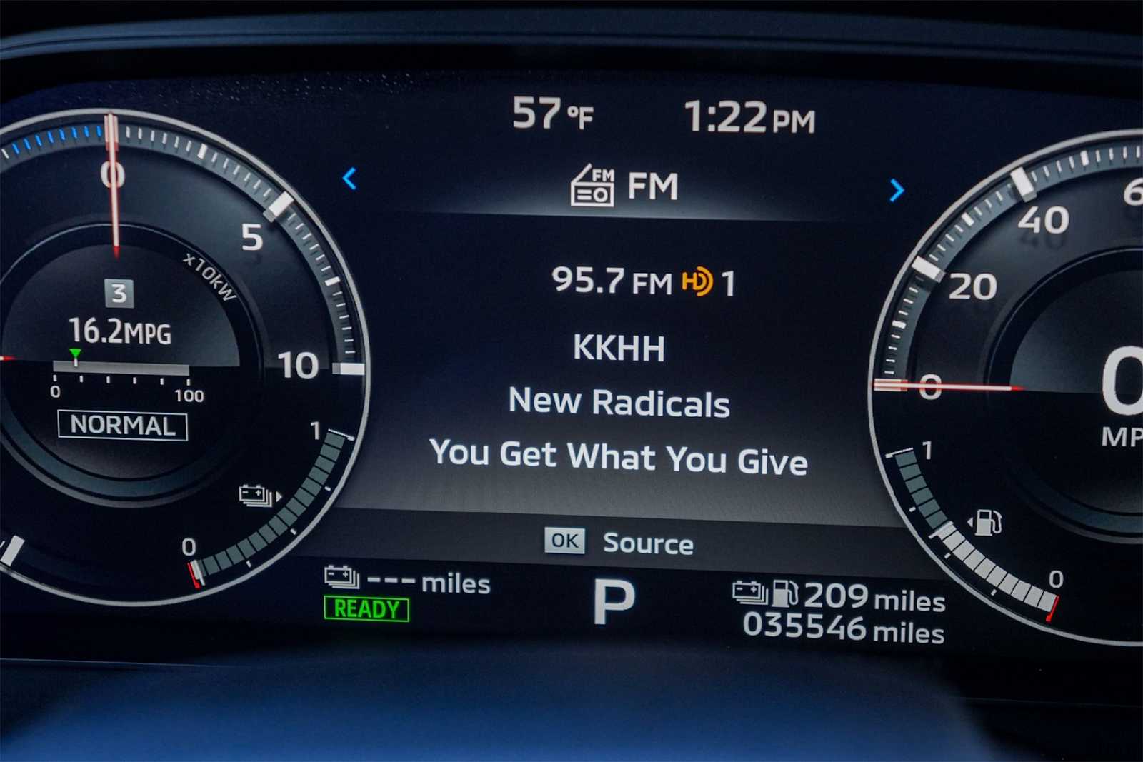 Thumbnail: 2024 Mitsubishi Outlander - 18