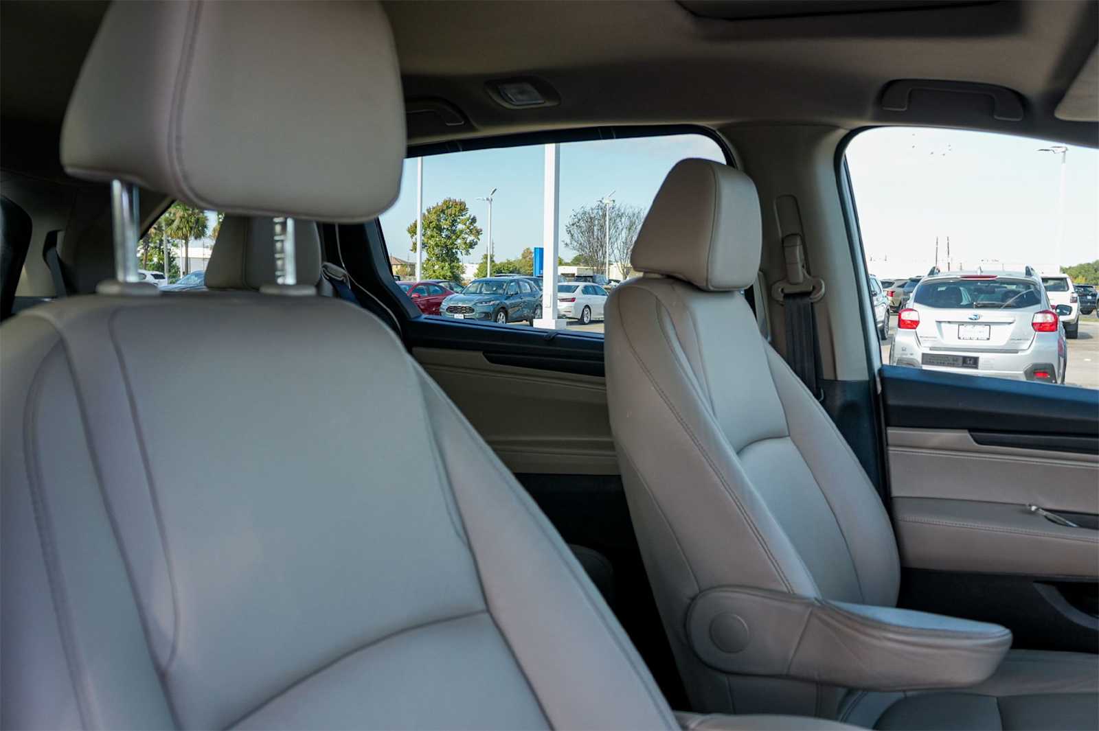 Thumbnail: 2023 Honda Odyssey - 14