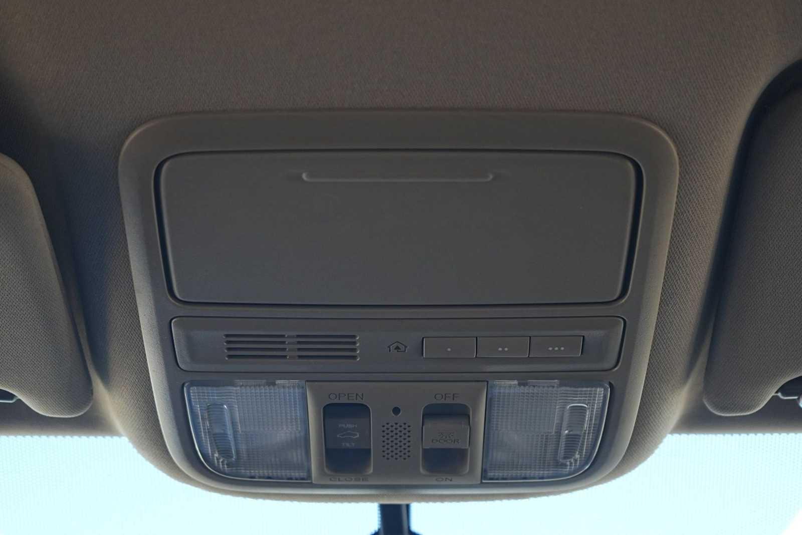 Thumbnail: 2016 Honda Pilot - 23