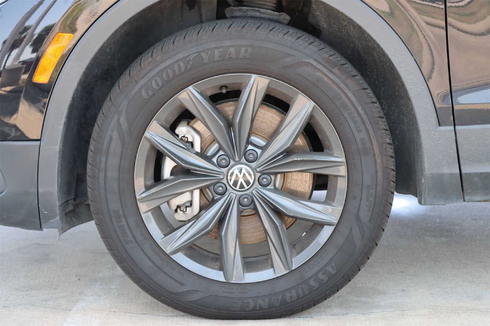 Thumbnail: 2024 Volkswagen Tiguan - 8