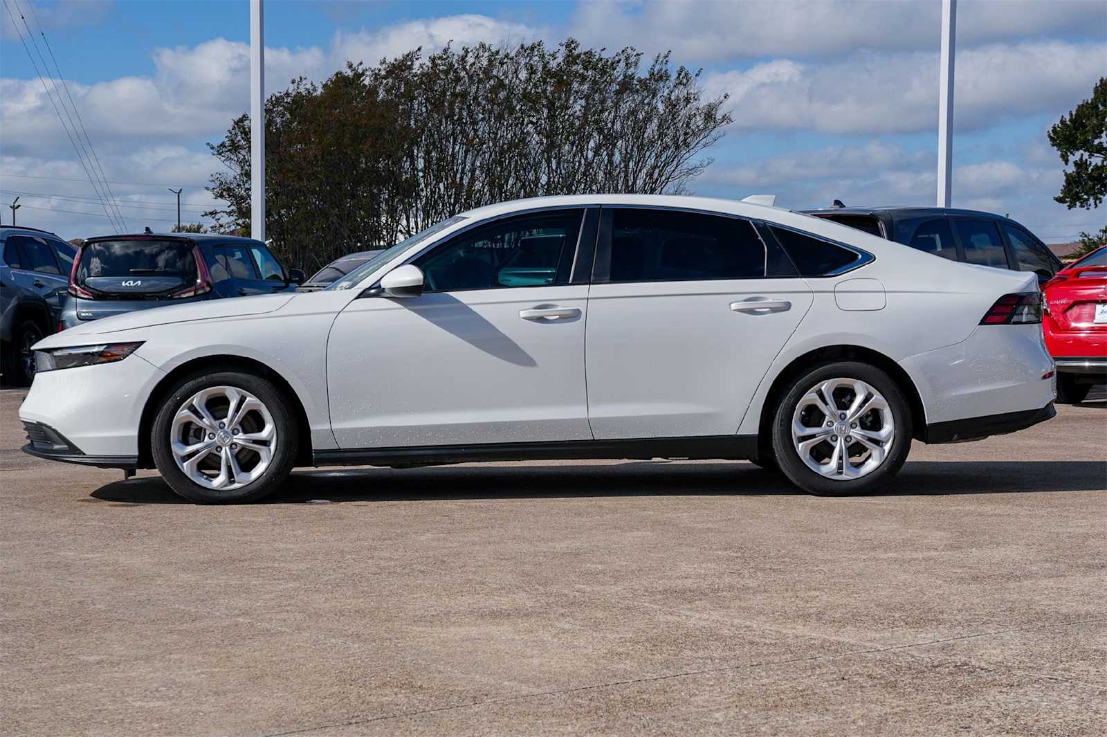 2025 Honda Accord LX photo 3