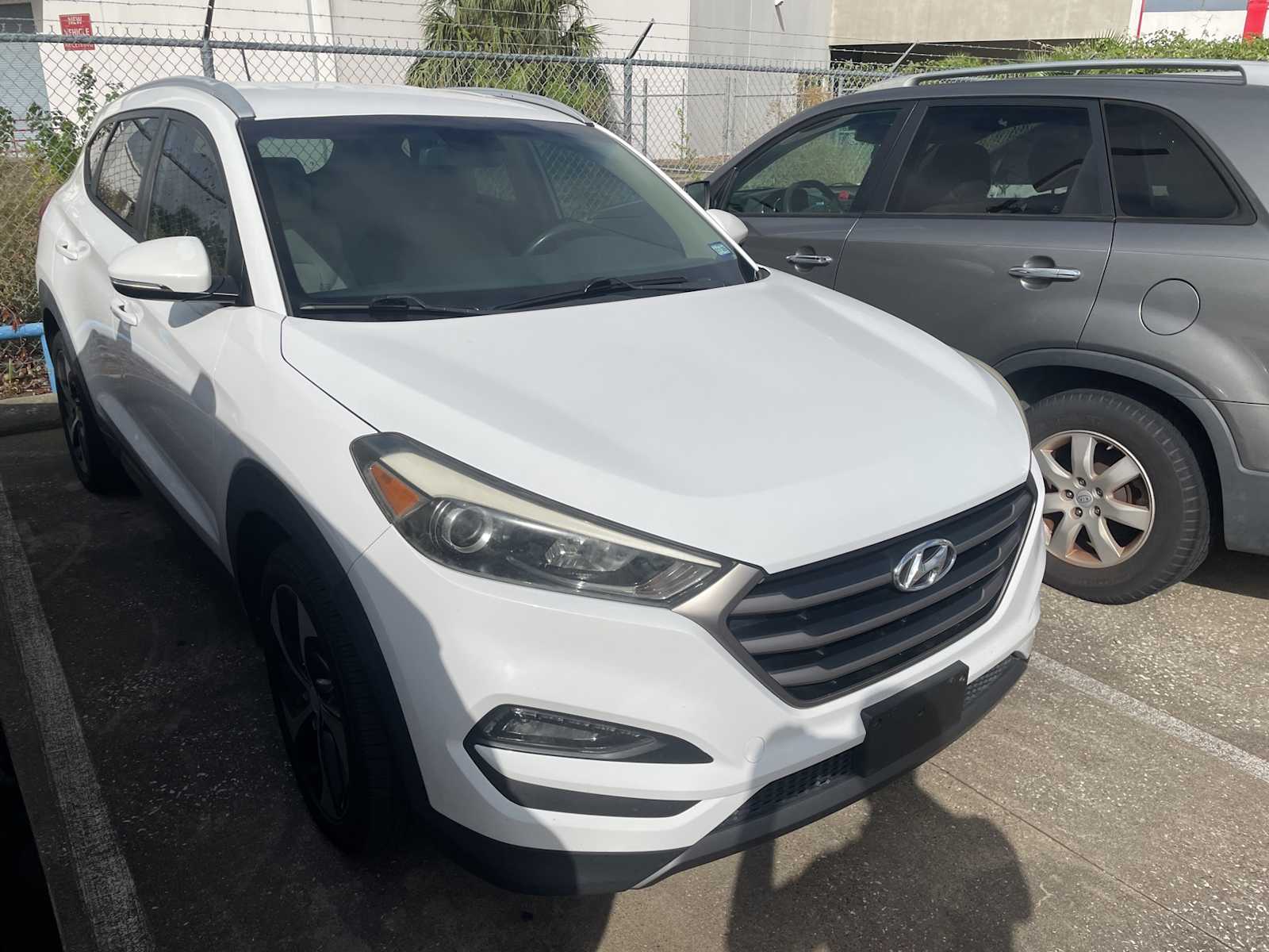 Thumbnail: 2016 Hyundai Tucson - 4