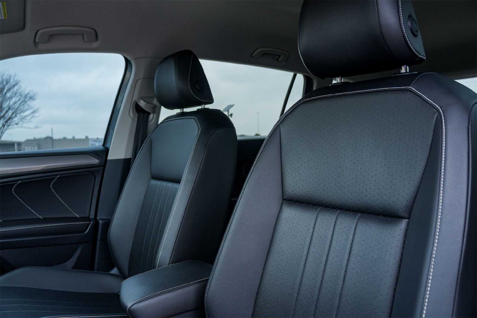 Thumbnail: 2024 Volkswagen Tiguan - 11