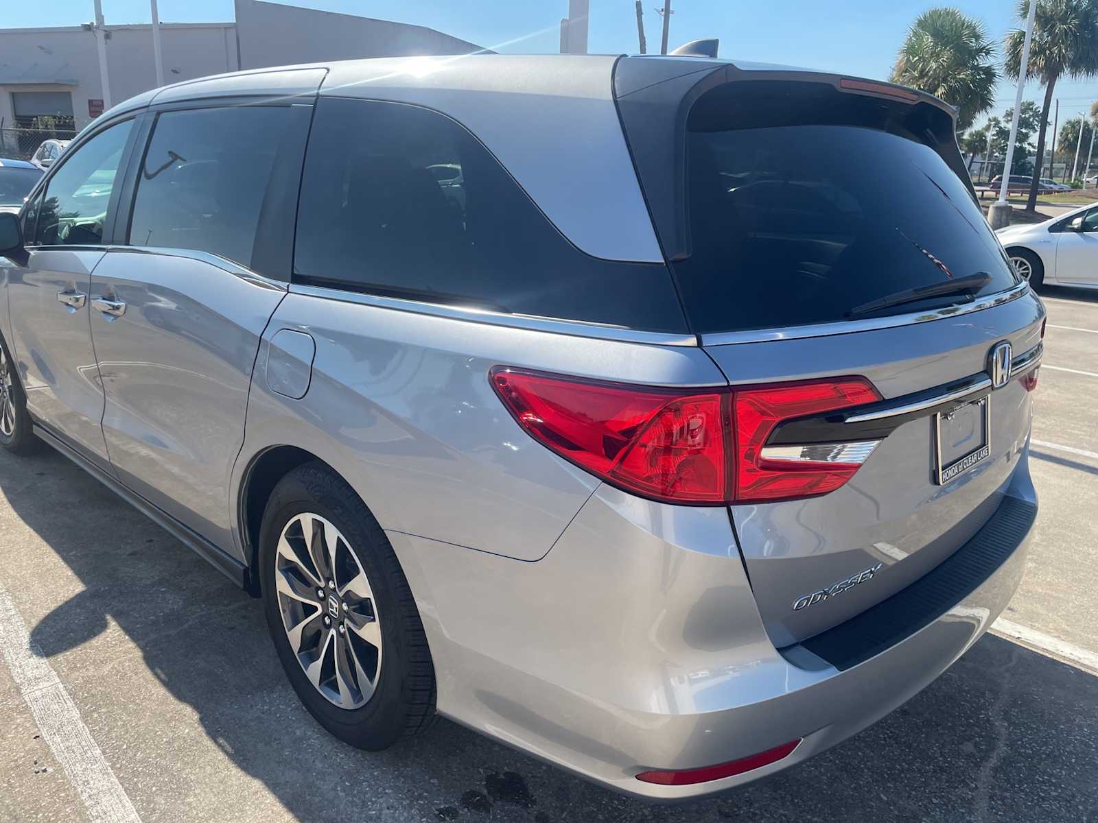 2024 Honda Odyssey EX-L photo 2