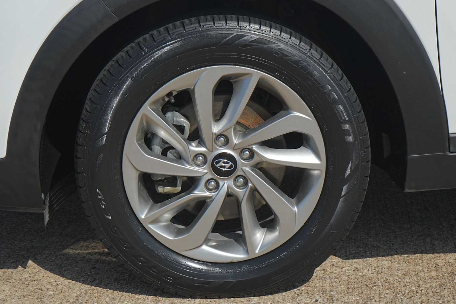 Thumbnail: 2017 Hyundai Tucson - 6