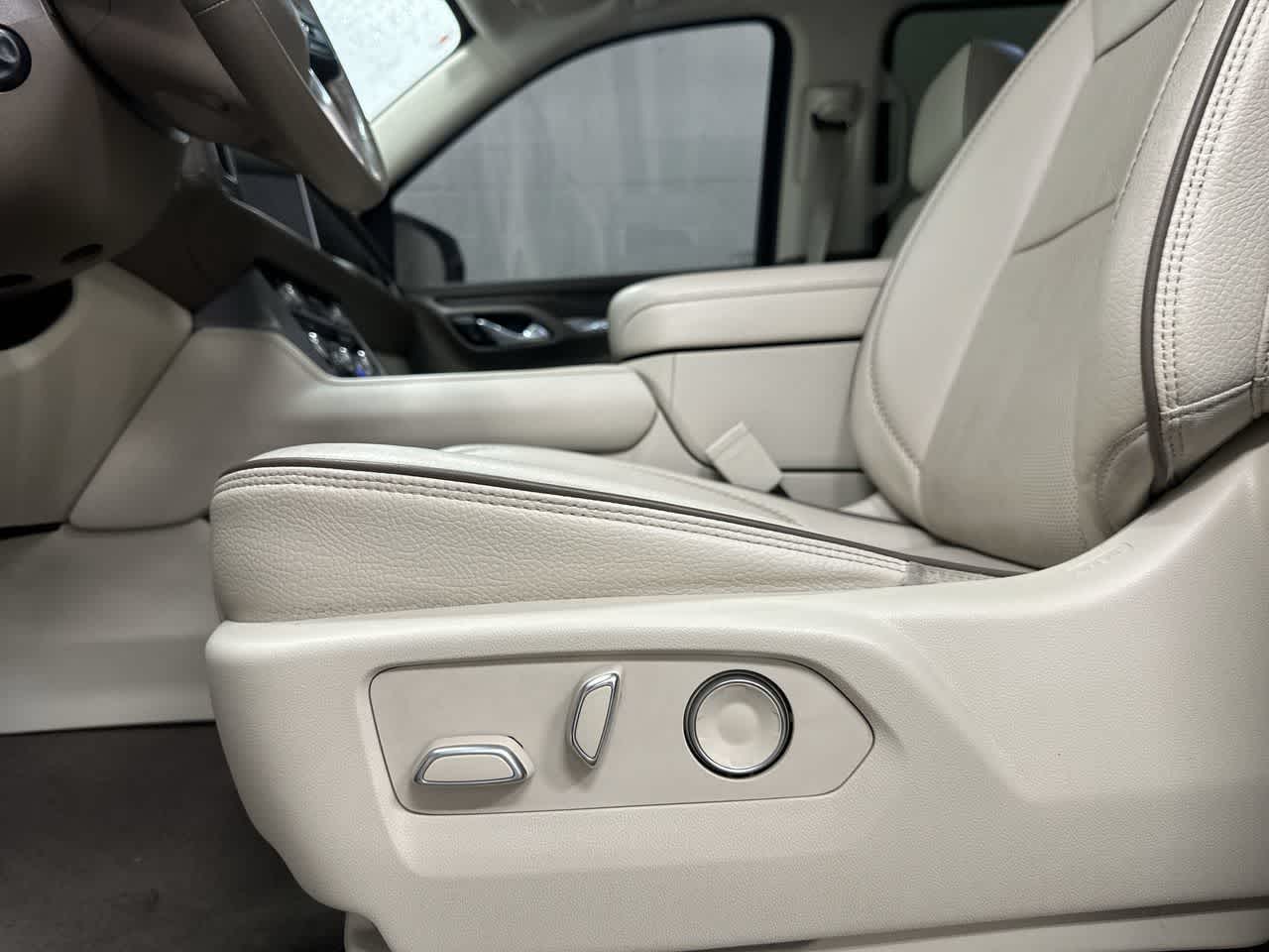 Thumbnail: 2021 GMC Yukon XL - 26