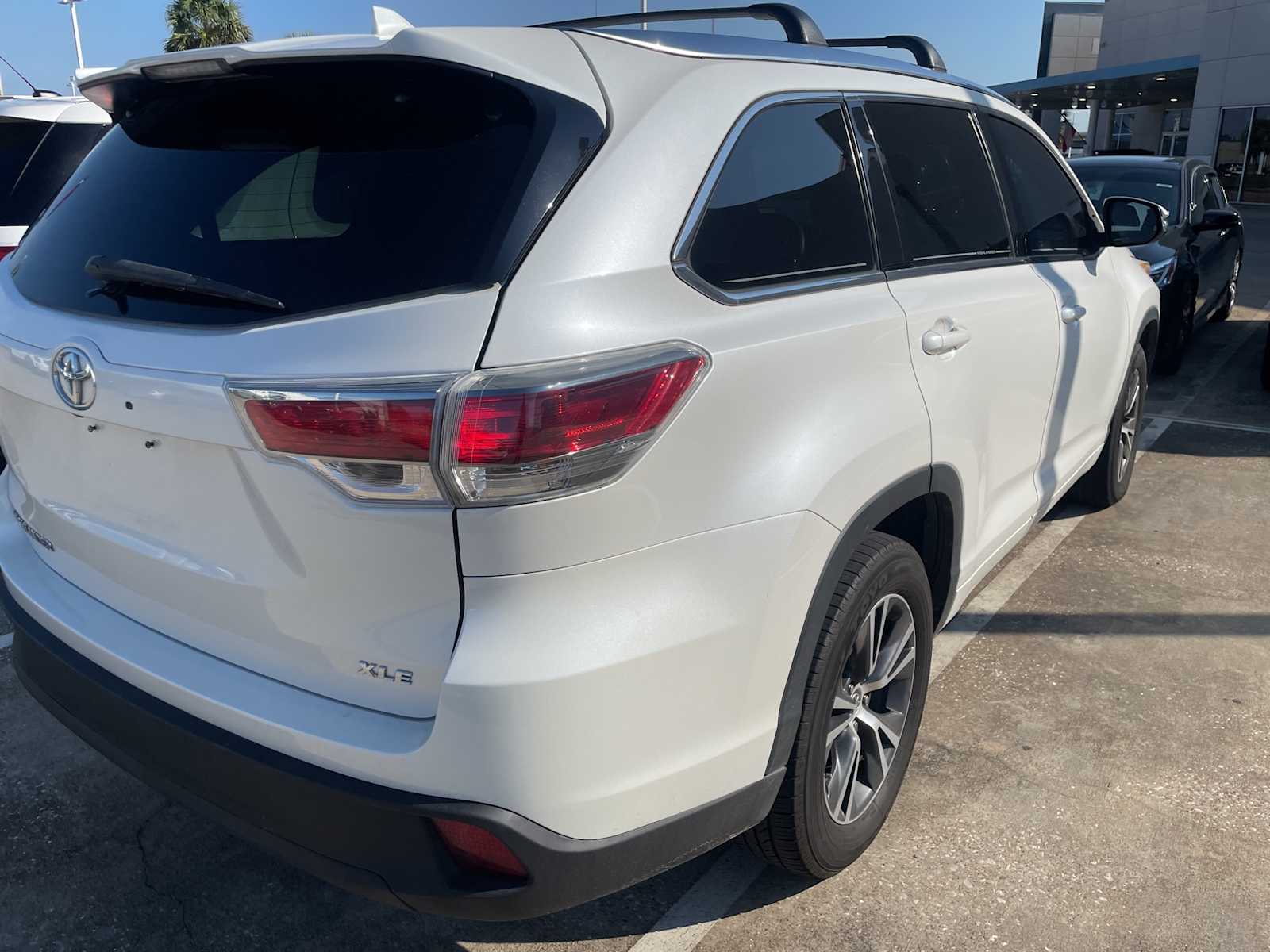 Thumbnail: 2016 Toyota Highlander - 3