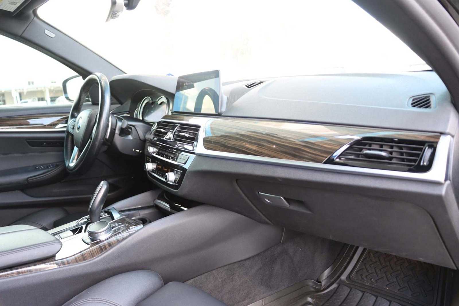 Thumbnail: 2018 BMW 5 Series - 12