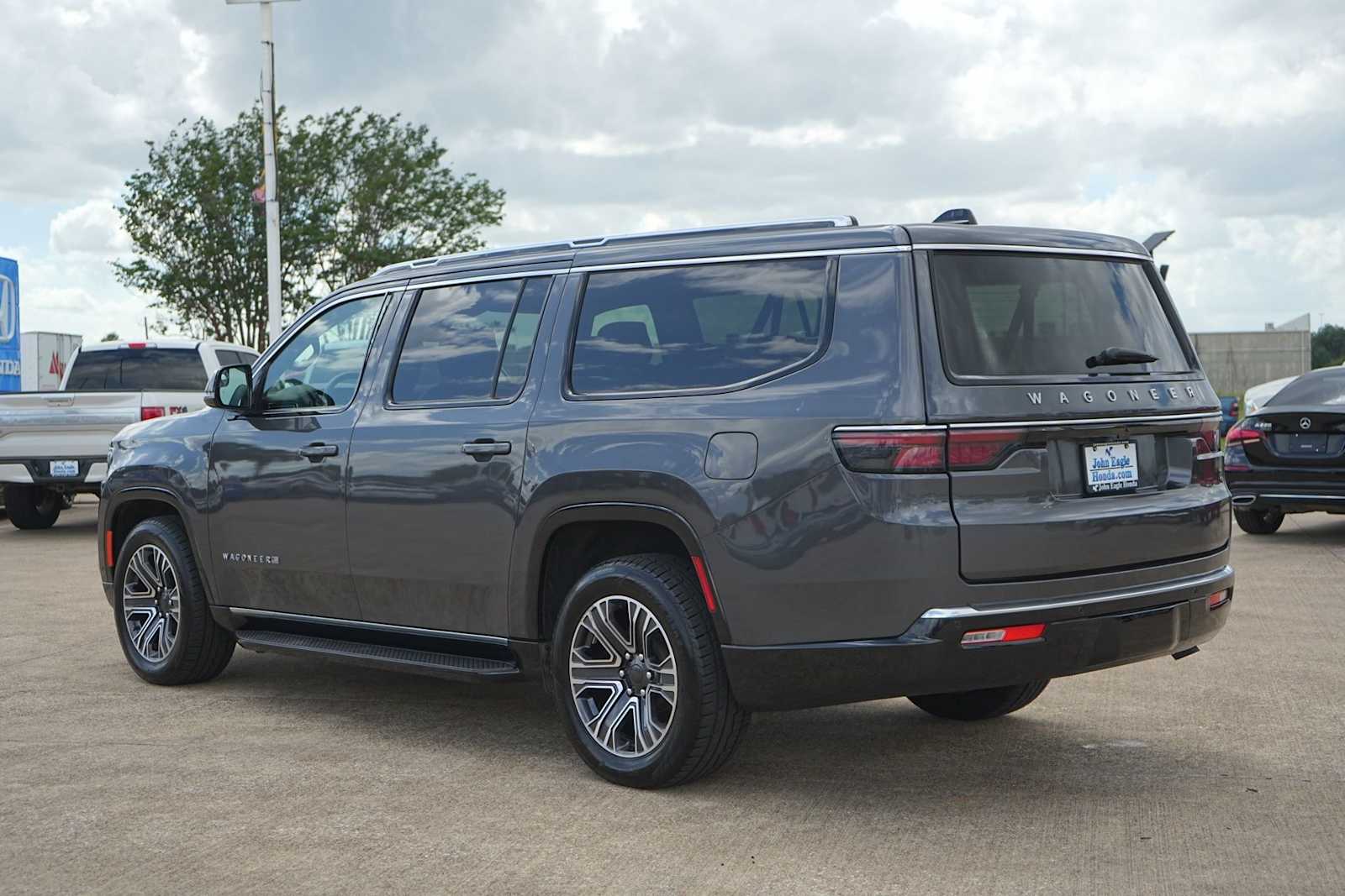 Thumbnail: 2024 Jeep Wagoneer - 3