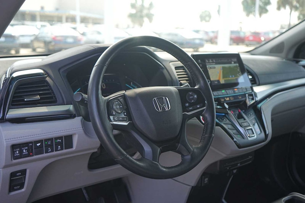 Certified 2018 Honda Odyssey Elite Van