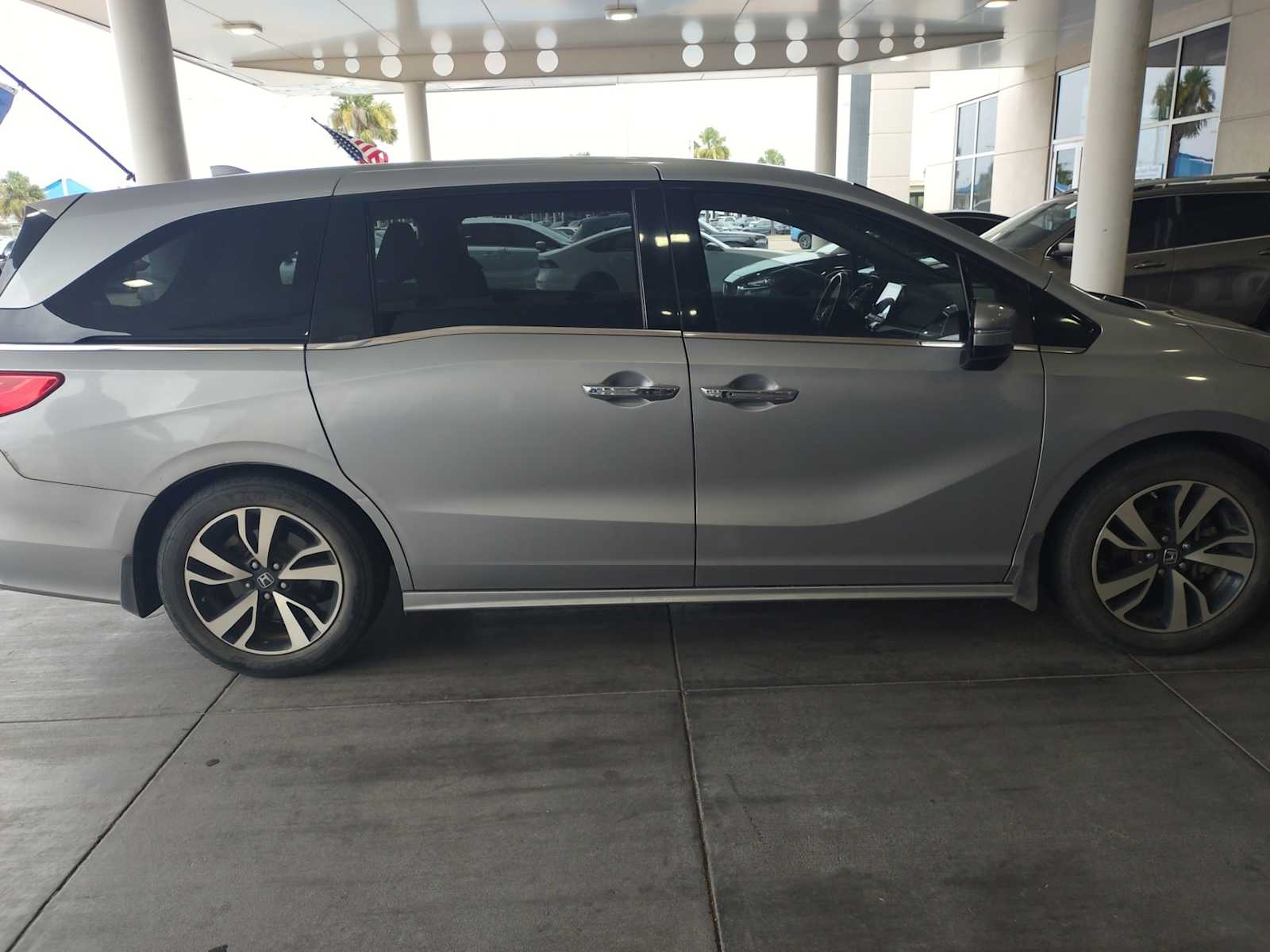 Thumbnail: 2018 Honda Odyssey - 3