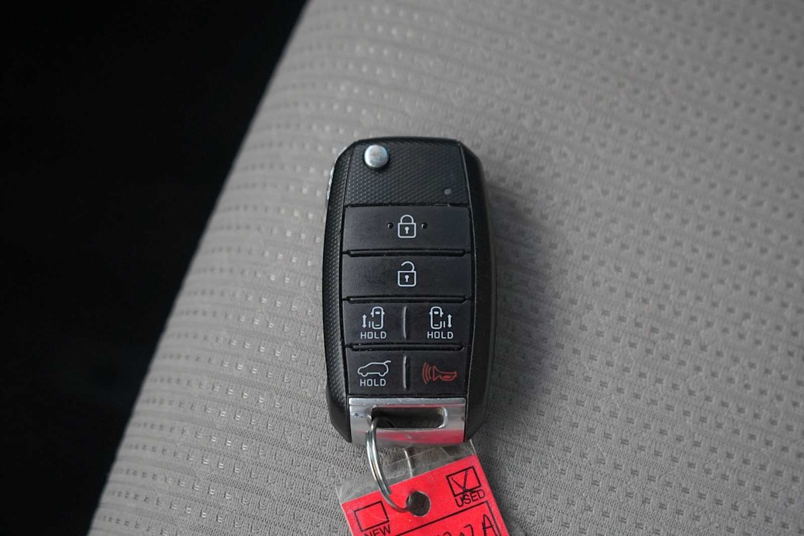 Thumbnail: 2017 Kia Sedona - 28