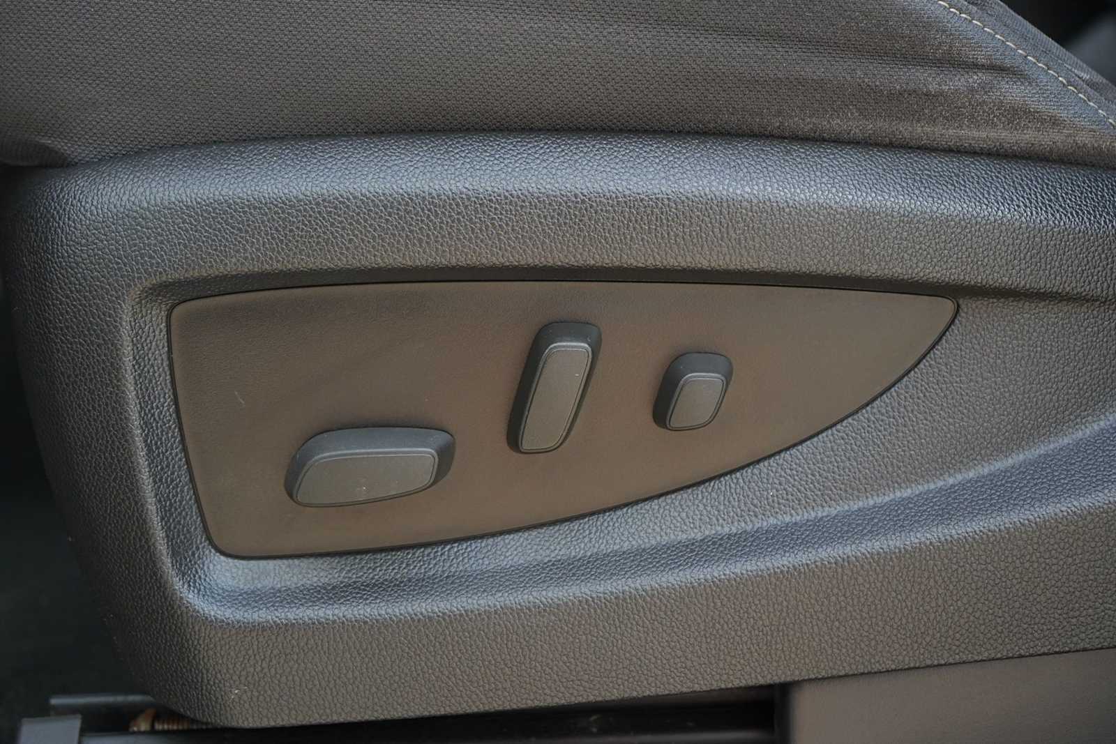 Thumbnail: 2014 Chevrolet Silverado 1500 - 12