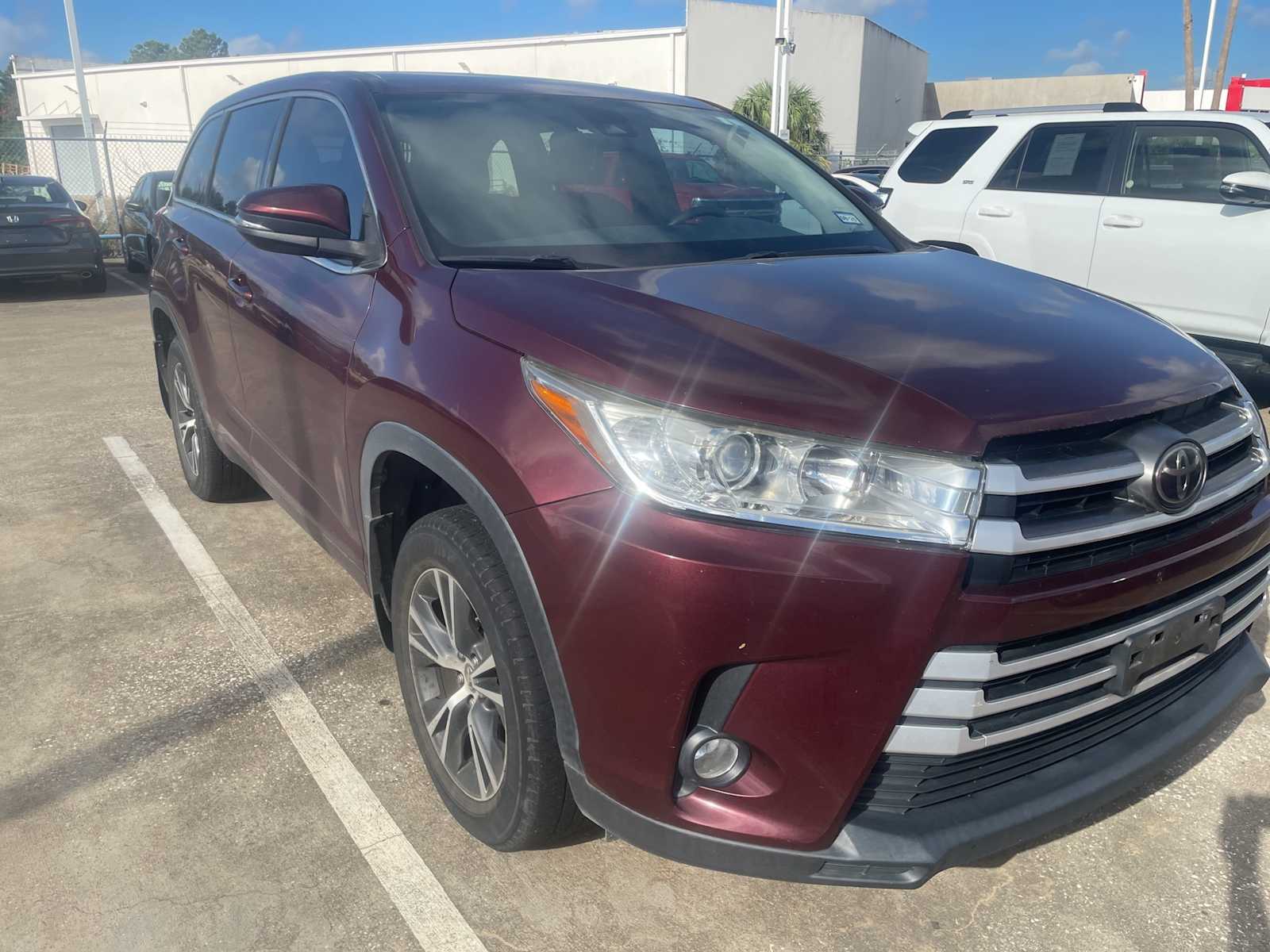 Thumbnail: 2017 Toyota Highlander - 4