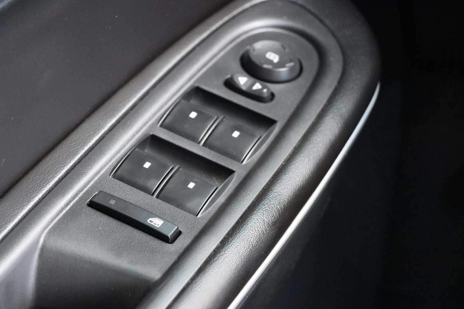 Thumbnail: 2012 GMC Acadia - 20
