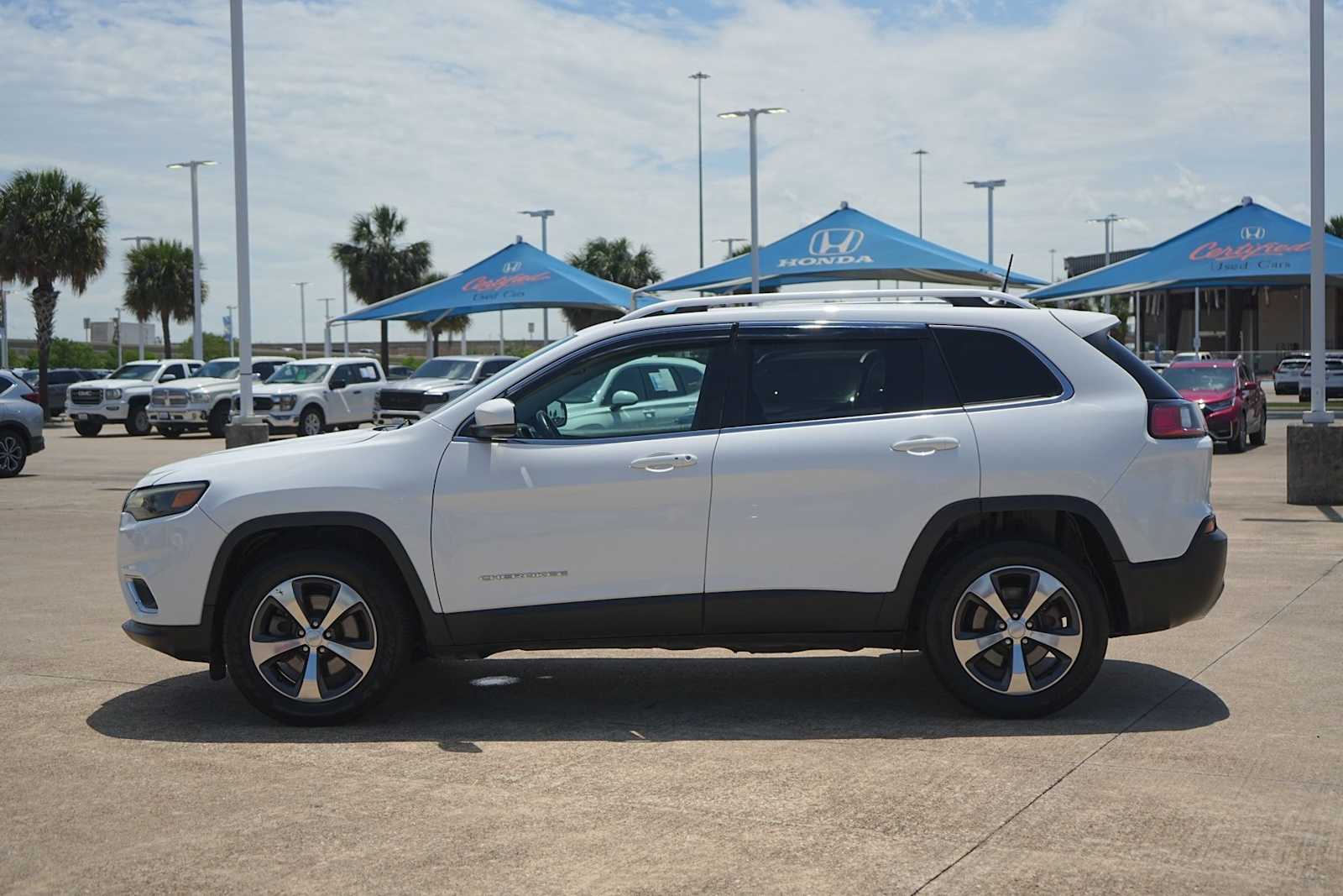 Thumbnail: 2019 Jeep Cherokee - 2