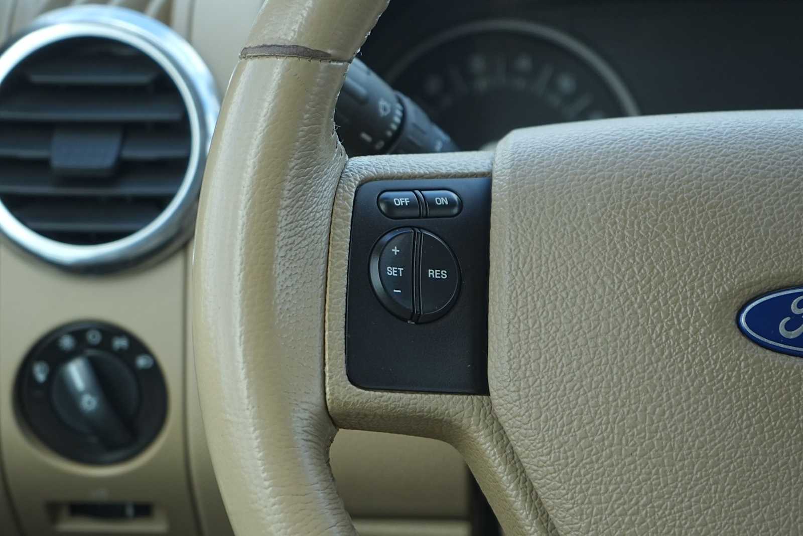 Thumbnail: 2010 Ford Explorer - 17