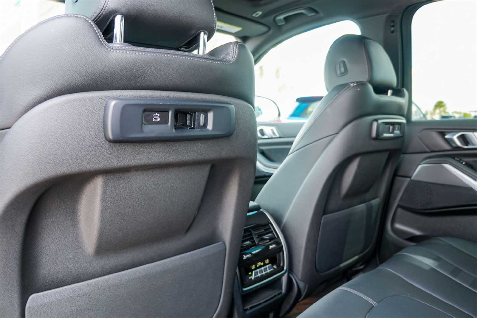 Thumbnail: 2022 BMW X5 - 12