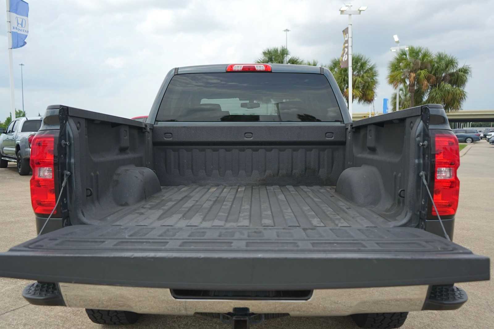 Thumbnail: 2018 Chevrolet Silverado 1500 - 26