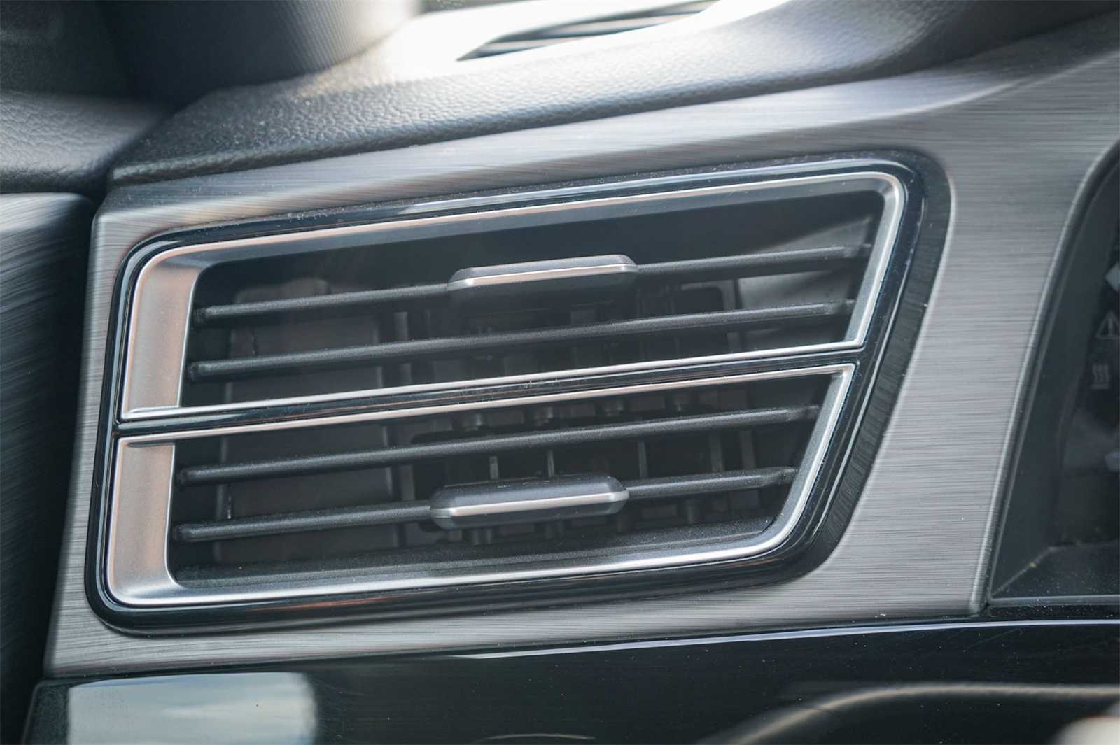 Thumbnail: 2024 Volkswagen Atlas - 28