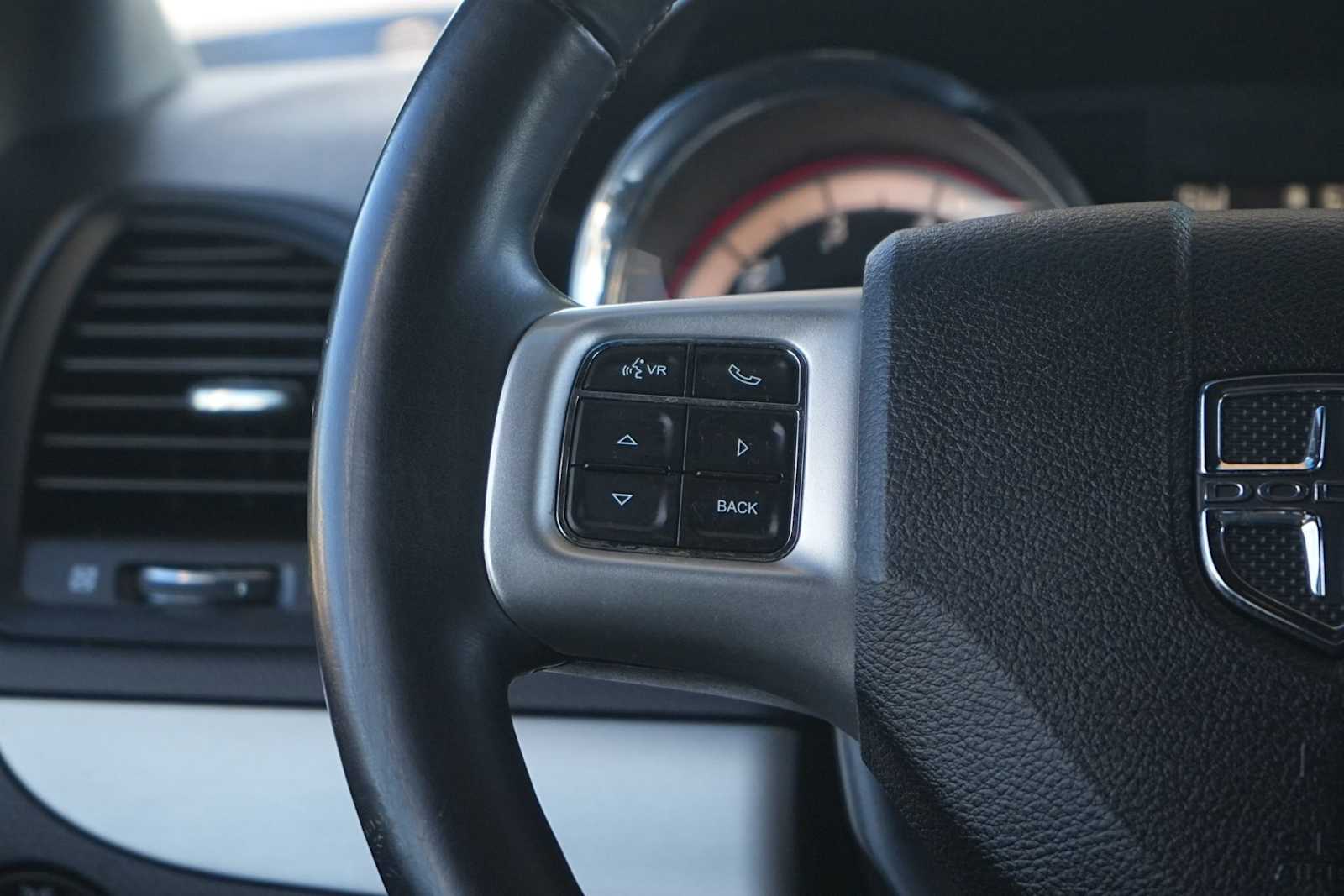 Thumbnail: 2018 Dodge Grand Caravan - 17