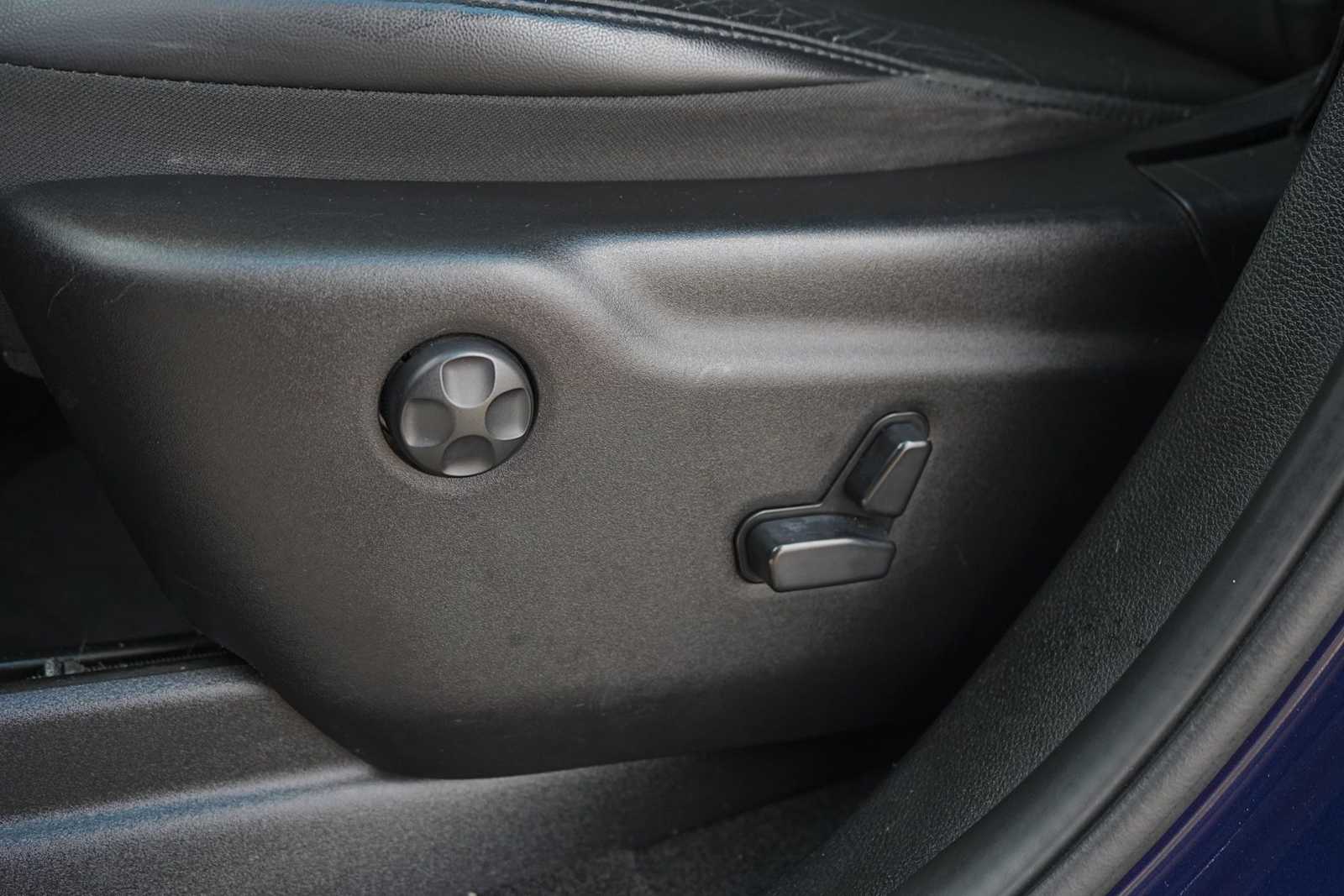 Thumbnail: 2013 Jeep Grand Cherokee - 12