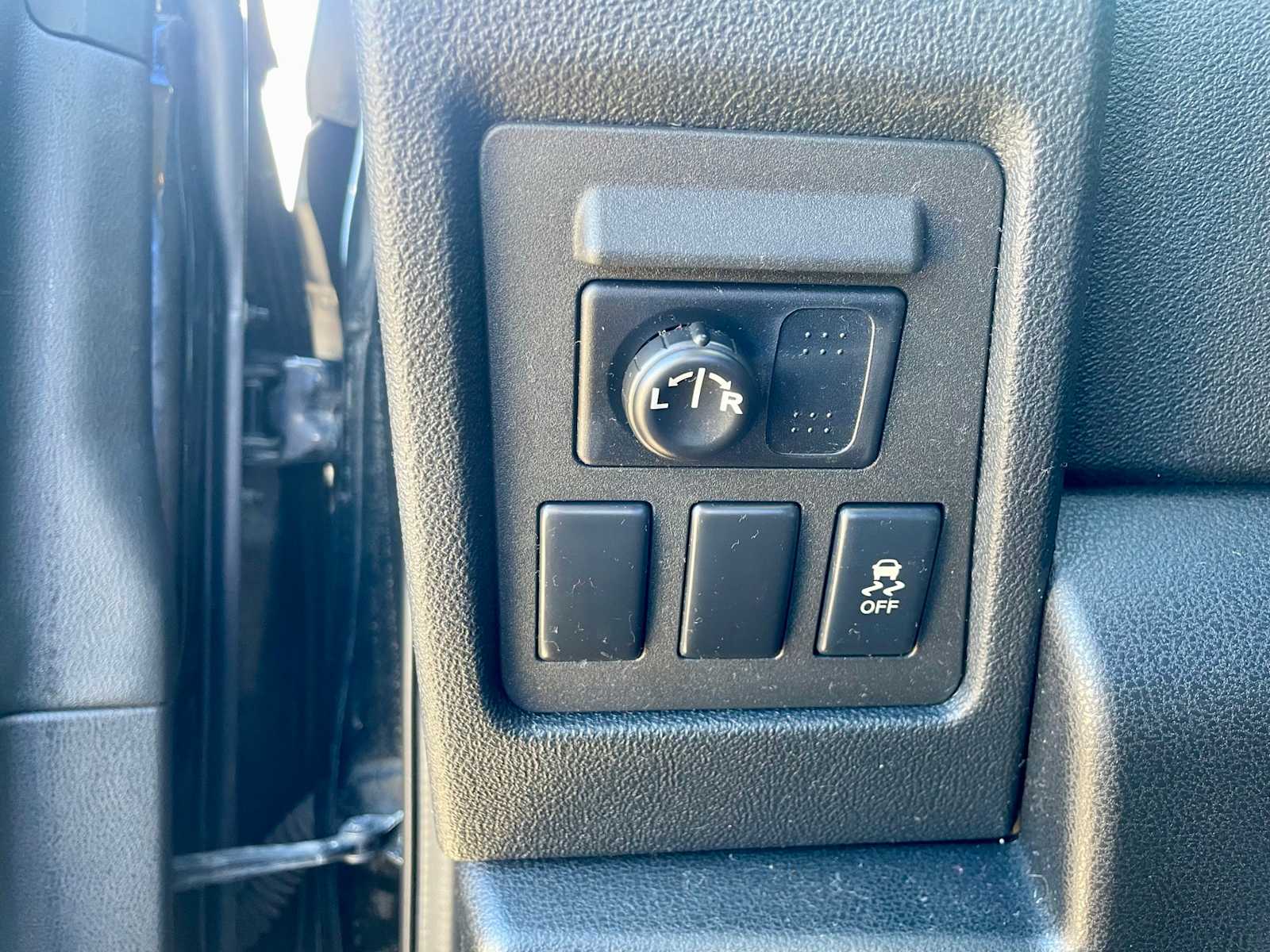 Thumbnail: 2011 Nissan Rogue - 10