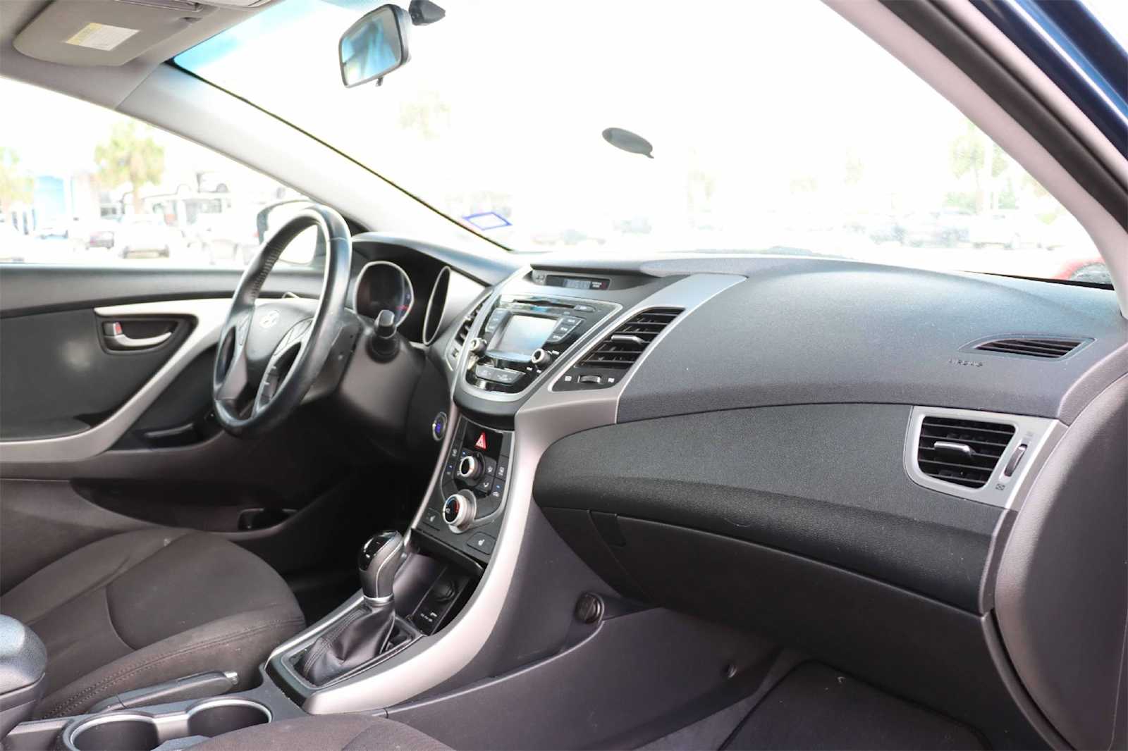Thumbnail: 2016 Hyundai Elantra - 12
